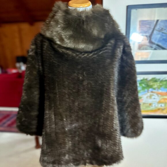 NWT - TERRY LEWIS Brown Faux Fur Turtleneck Poncho – OS - Picture 2 of 8
